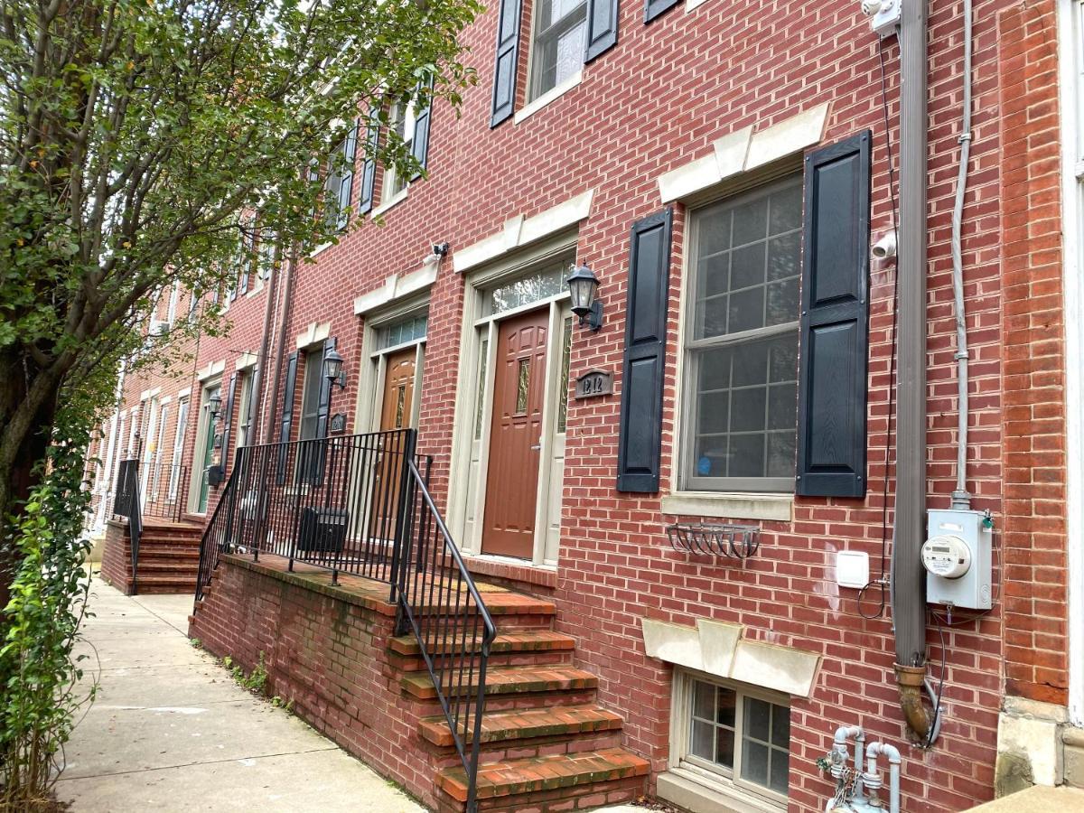 Alina & Fanny - Philadelphia 1212 Mt Vernon St מראה חיצוני תמונה