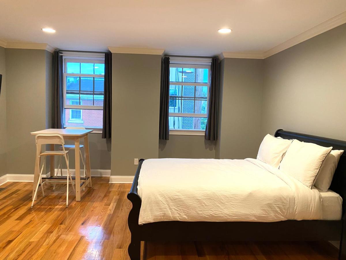 Alina & Fanny - Philadelphia 1212 Mt Vernon St מראה חיצוני תמונה